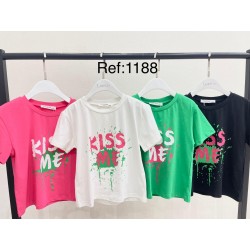 T-shirt Kiss Me